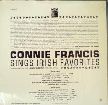 SINGS IRISH FAVORITES