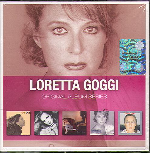 Лоретта таблетки. Loretta Goggi в молодости. Loretta Goggi pieno d'Amore фото. Goggi одежда.