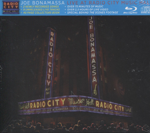 LIVE AT RADIO CITY MUSIC HALL (CD+BLURAY)